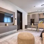 6br Luxury With Pool & Hot Tub - 2living & 10bathrooms
