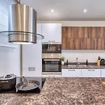 빌라 6br Luxury With Pool & Hot Tub - 2living & 10bathrooms *
