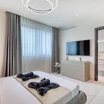 6br Luxury With Pool & Hot Tub - 2living & 10bathrooms