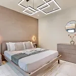 6br Luxury With Pool & Hot Tub - 2living & 10bathrooms
