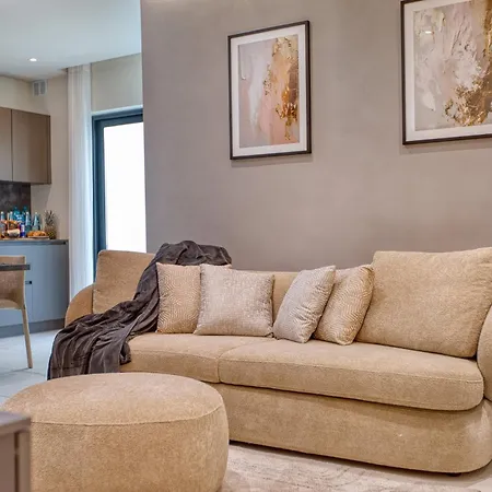Villa Luxury Villas With Pool, Hot Tub & Bbq In Swieqi Saint Julian's