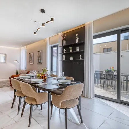 Luxury Villas With Pool, Hot Tub & Bbq In Swieqi *