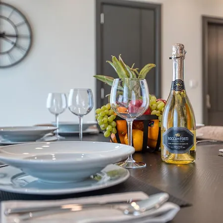 Villa Luxury Villas With Pool, Hot Tub & Bbq In Swieqi
