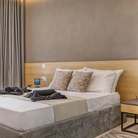 Luxury With Pool, Hot Tub & Bbq In Swieqi