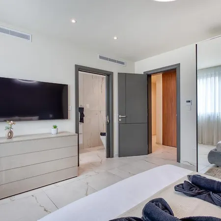 Luxury Villas With Pool, Hot Tub & Bbq In Swieqi Villa *