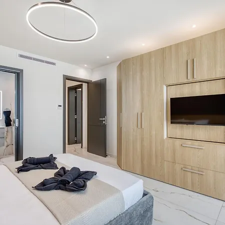 Villa Luxury Villas With Pool, Hot Tub & Bbq In Swieqi Saint Julian's