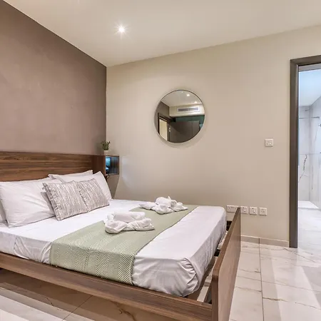 Luxury Villas With Pool, Hot Tub & Bbq In Swieqi Villa *
