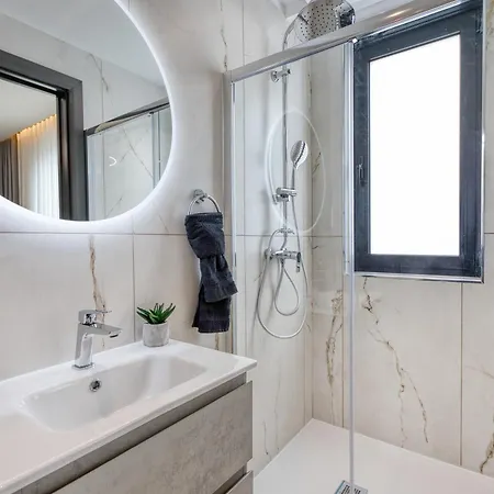 Luxury Villas With Pool, Hot Tub & Bbq In Swieqi Villa *